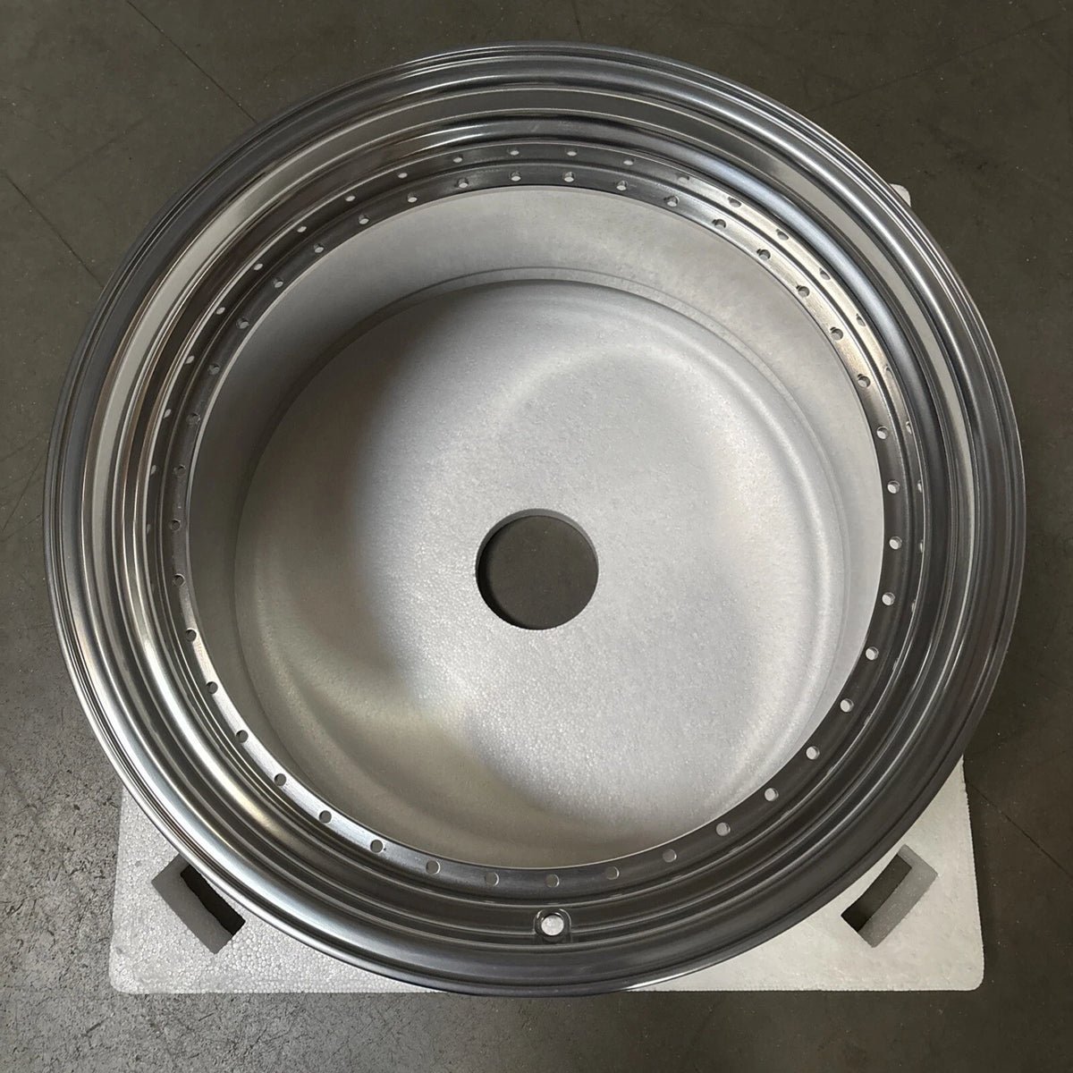 21" Step Barrel with 2.75" Lip Flow Form, 40 Holes US. Standard for 2-Piece Wheel, RAW or Polished