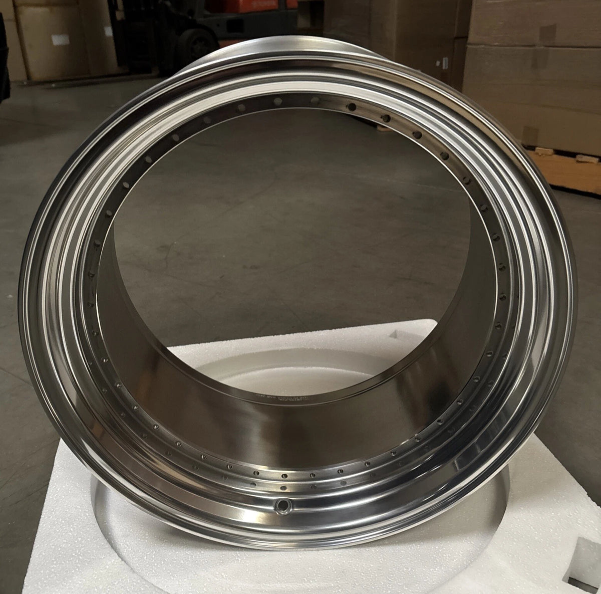 21" Step Barrel with 2.75" Lip Flow Form, 40 Holes US. Standard for 2-Piece Wheel, RAW or Polished